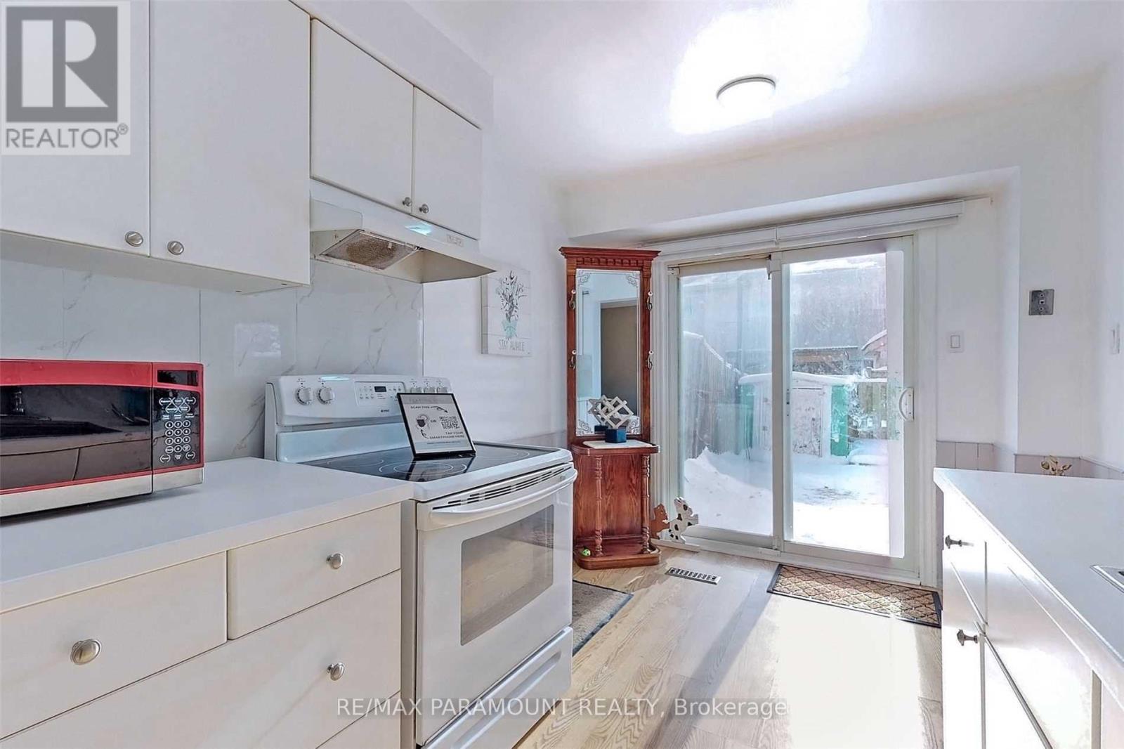 57 Royal Salisbury Way, Brampton (Madoc), Ontario  L6V 3J3 - Photo 12 - W12145888