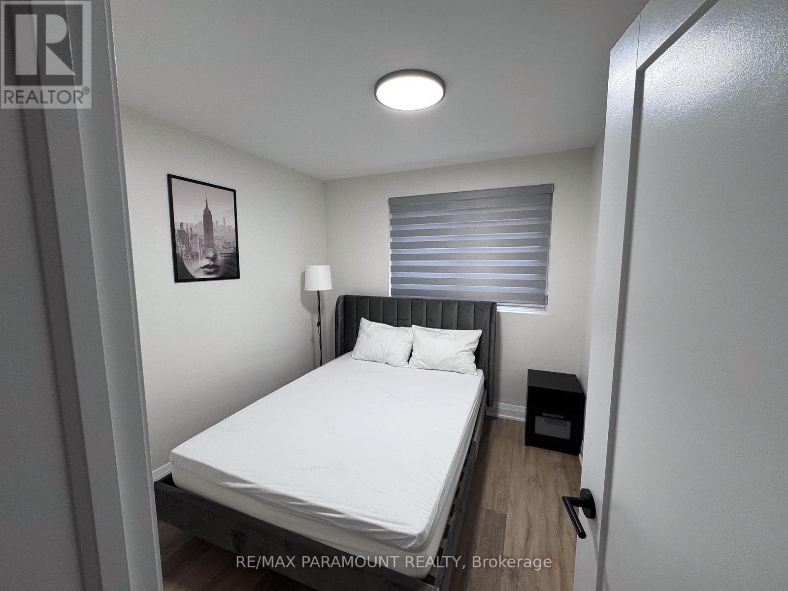 166 Kingsview Boulevard, Toronto, Ontario  M9R 1V5 - Photo 18 - W12145895