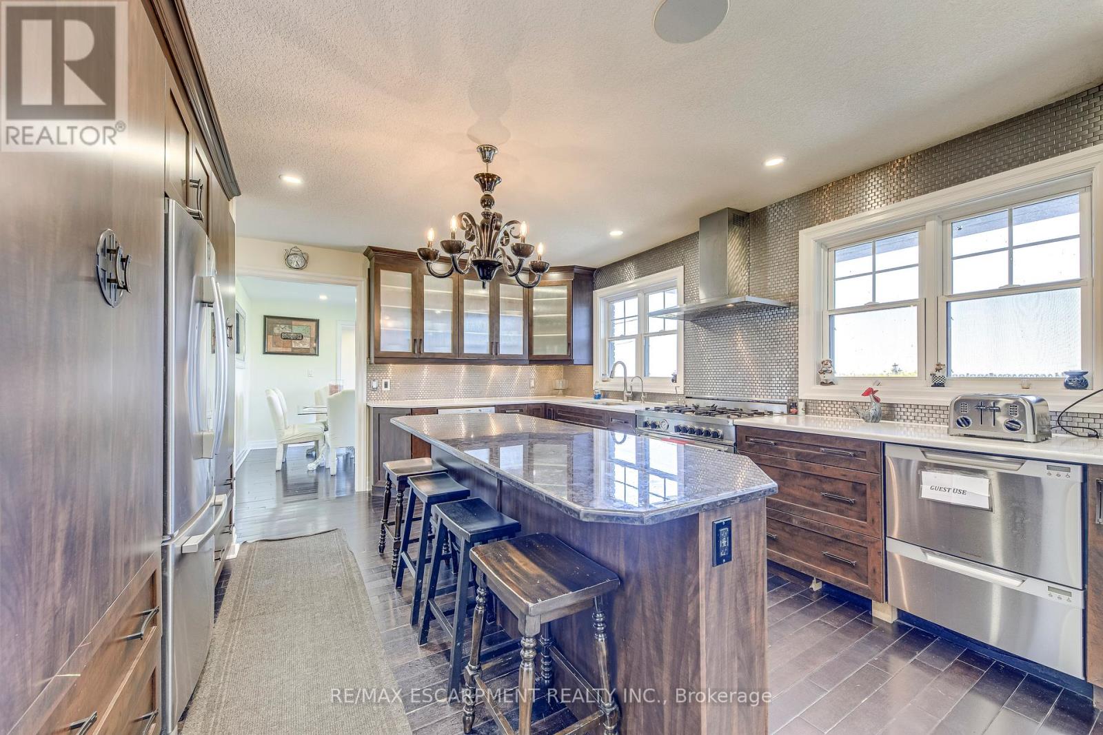 1073 North Service Road, Hamilton, Ontario  L8E 5E1 - Photo 12 - X12145891