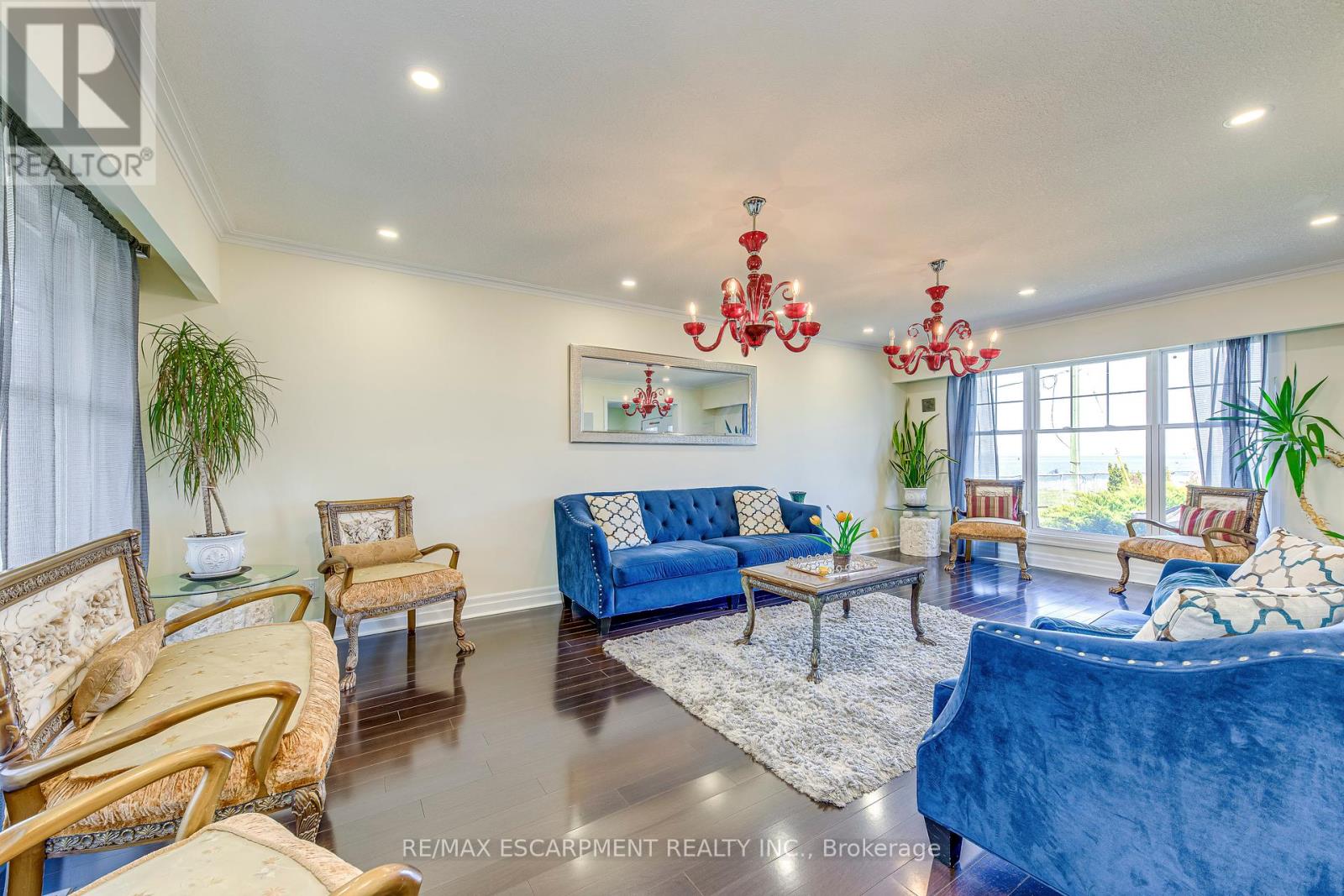 Property at 1073 NORTH SERVICE ROAD image 5