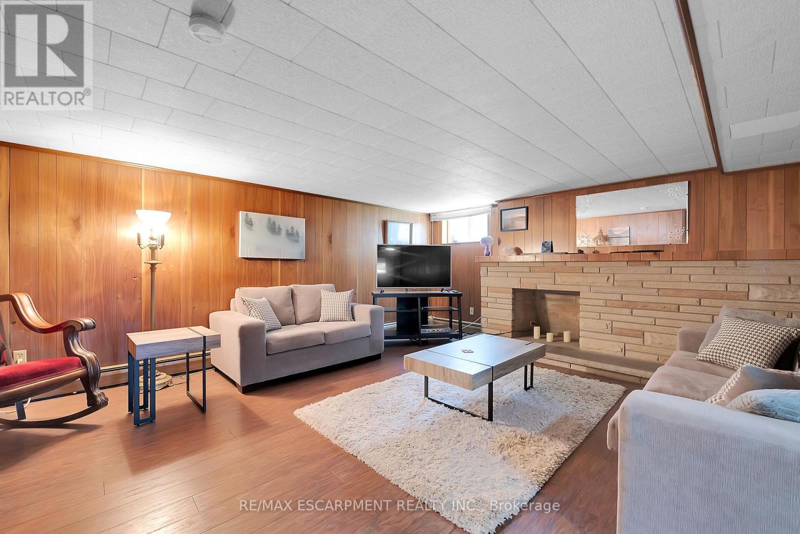 45 James Avenue, Hamilton, Ontario  L8G 3K5 - Photo 36 - X12145901