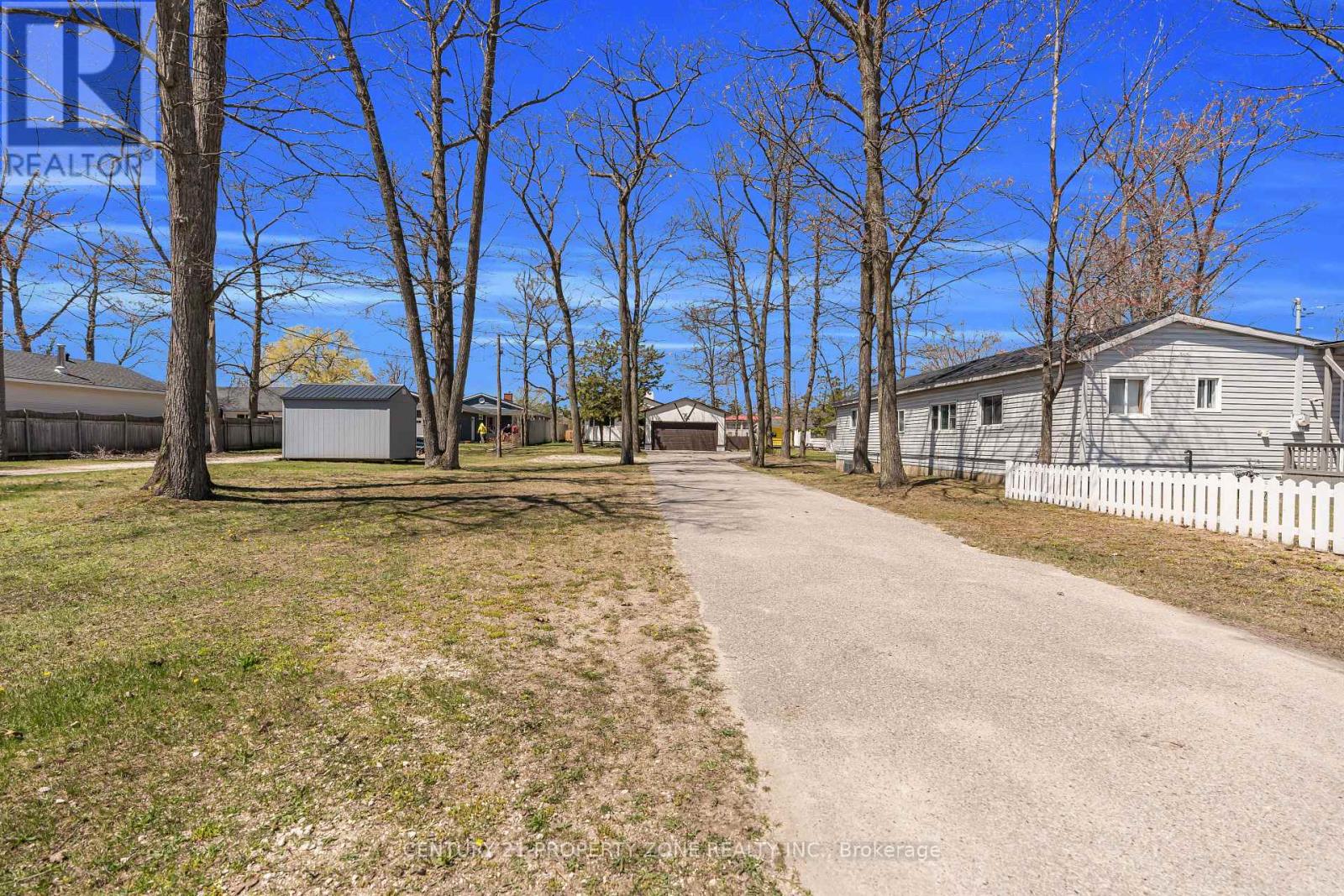 1312 River Road W, Wasaga Beach, Ontario  L9Z 2W6 - Photo 8 - S12145868