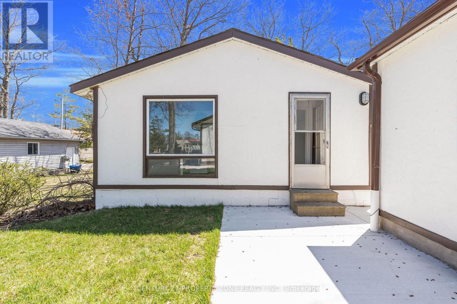 1312 River Road W, Wasaga Beach, Ontario  L9Z 2W6 - Photo 44 - S12145868