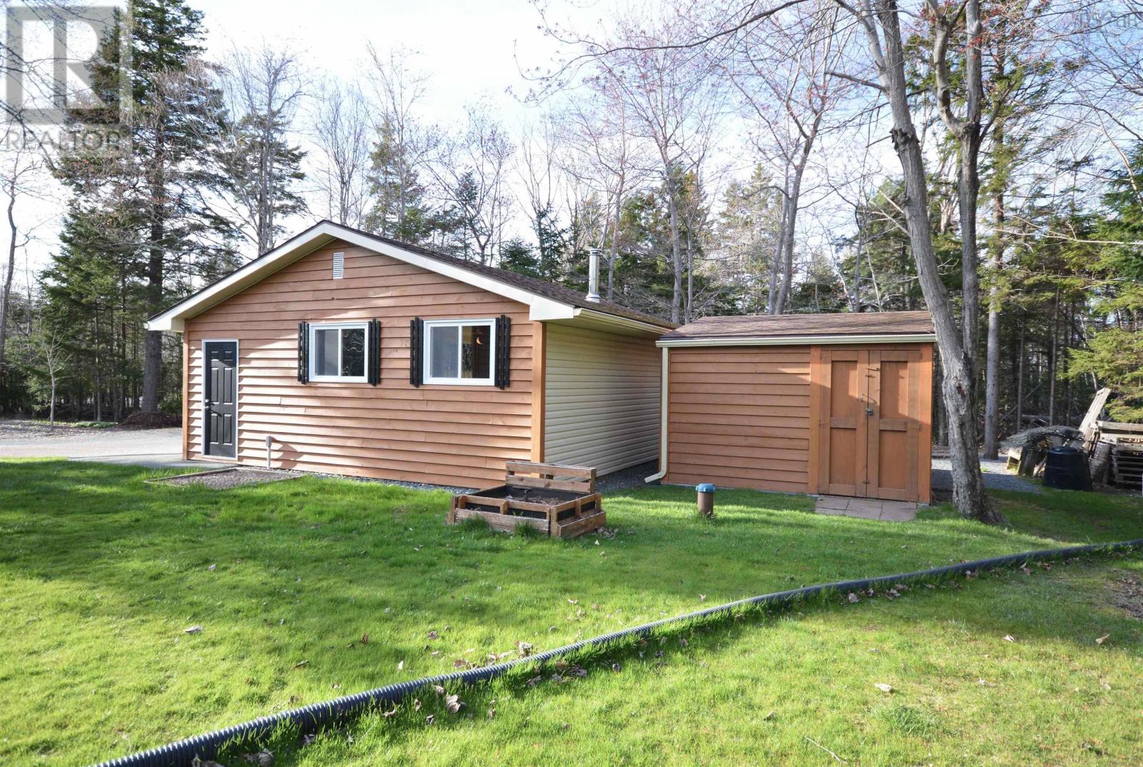 Property at 12 Tamarac Drive image 4