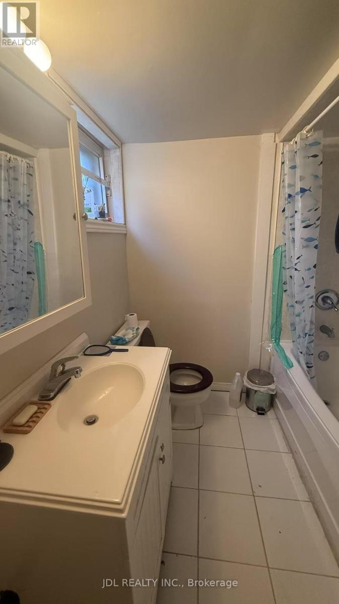 317 Parkdale Avenue S, Hamilton, Ontario  L8K 3P9 - Photo 10 - X12140537