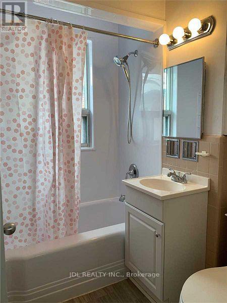 317 Parkdale Avenue S, Hamilton, Ontario  L8K 3P9 - Photo 9 - X12140537