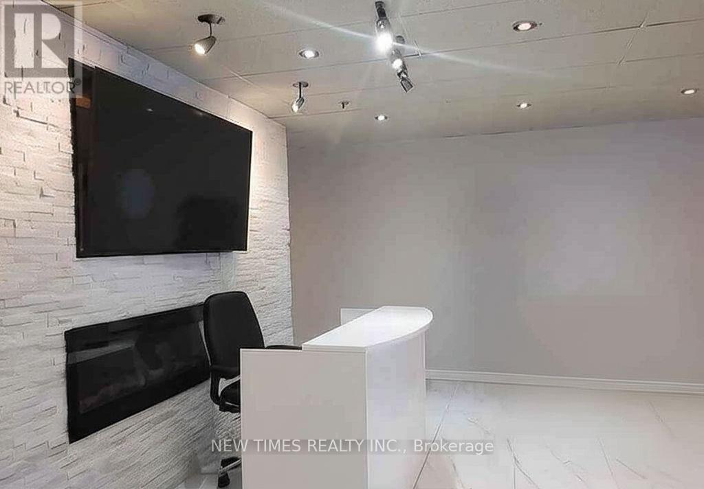 2 - 240 Riviera Drive, Markham, Ontario  L3R 5M1 - Photo 2 - N12143320