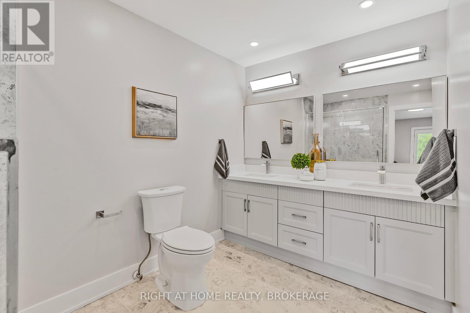 347 Mapledene Drive, Hamilton, Ontario  L9G 2K3 - Photo 21 - X12143523