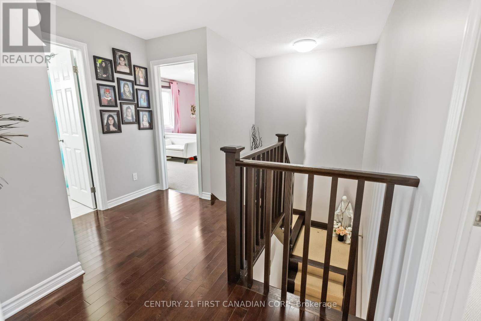 Photo 15 of 34 for 1479 Sandpiper Drive N