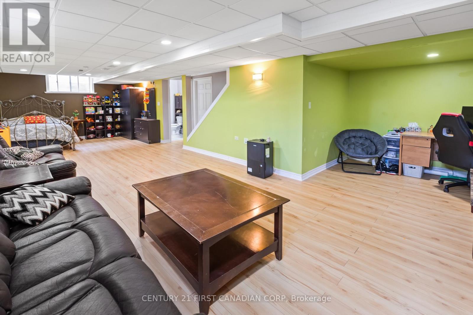 Photo 28 of 34 for 1479 Sandpiper Drive N