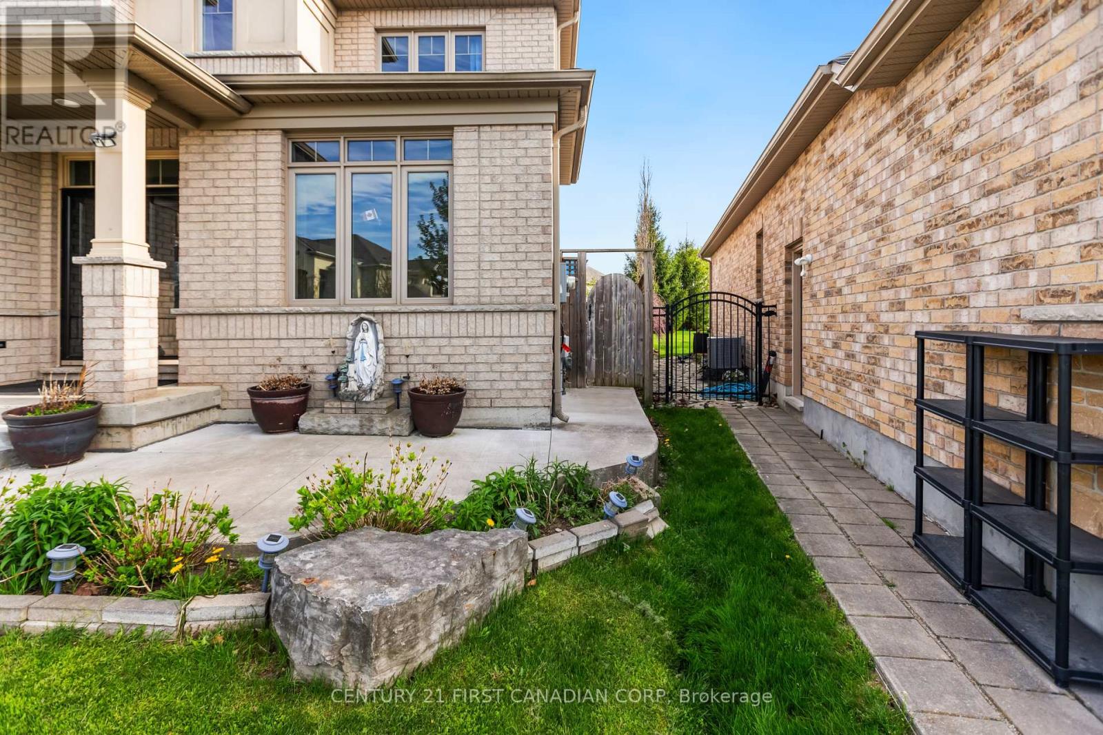 Photo 4 of 34 for 1479 Sandpiper Drive N