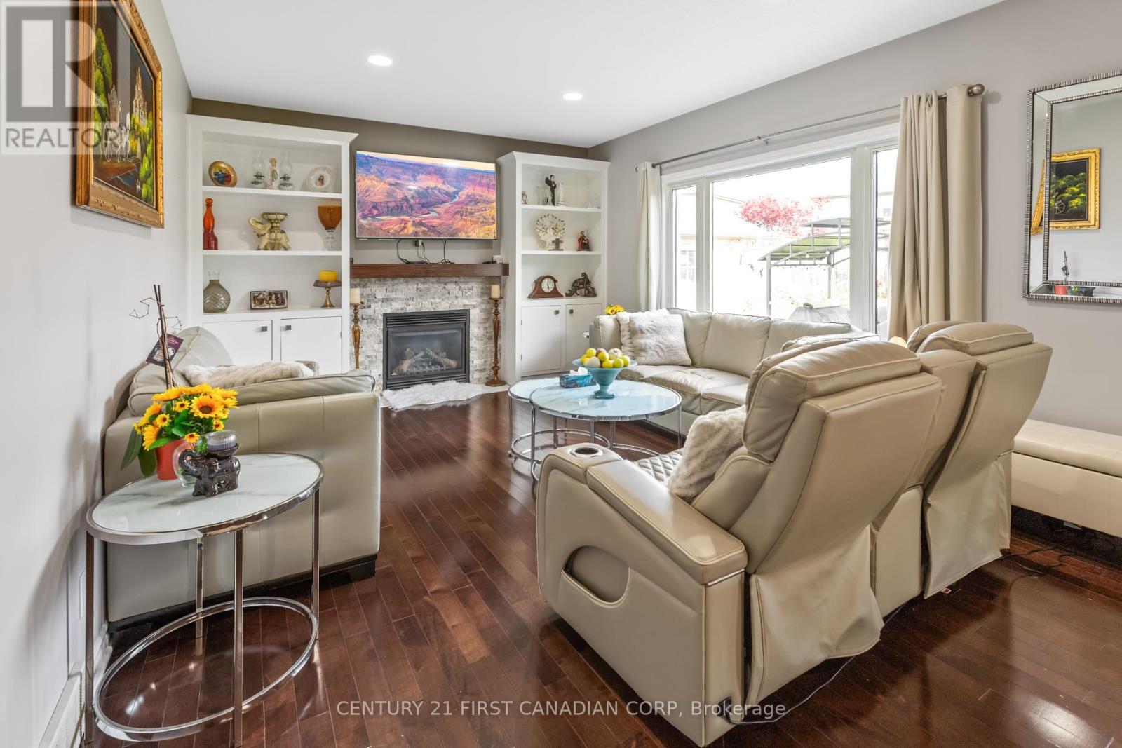 Photo 6 of 34 for 1479 Sandpiper Drive N