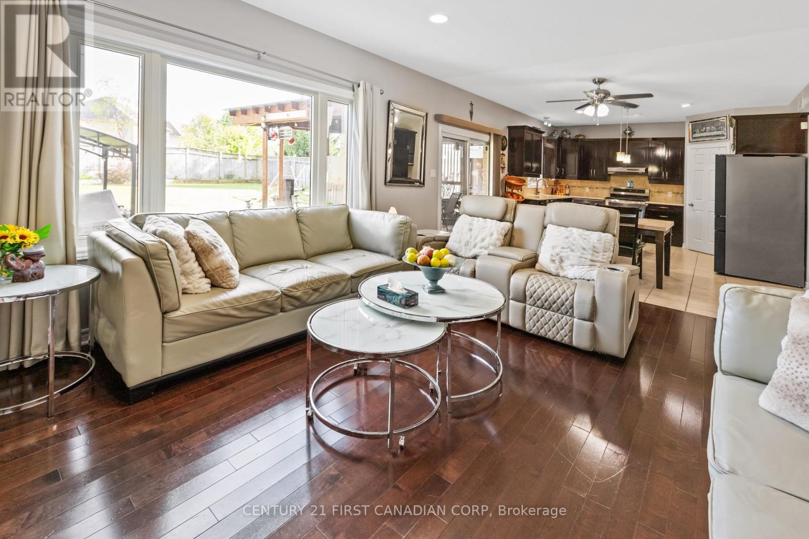 Photo 7 of 34 for 1479 Sandpiper Drive N
