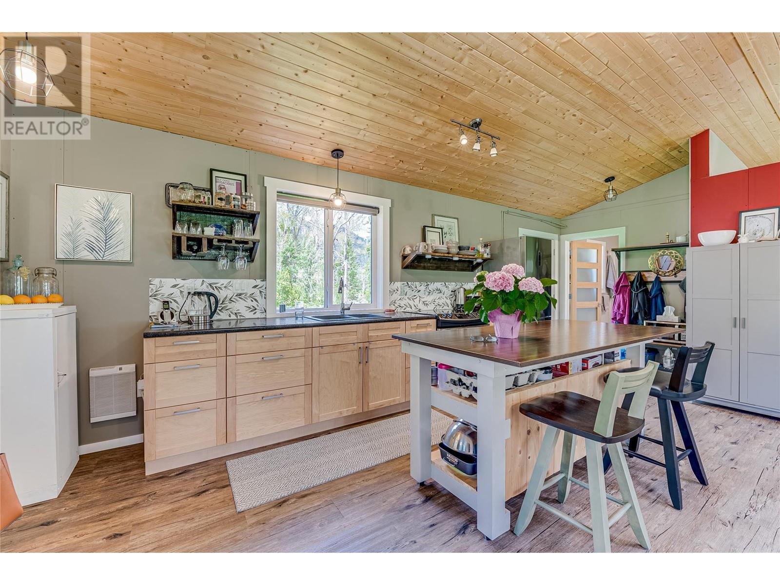 3315 Fiva Creek Road S, Westbridge, BC V0H1Y0