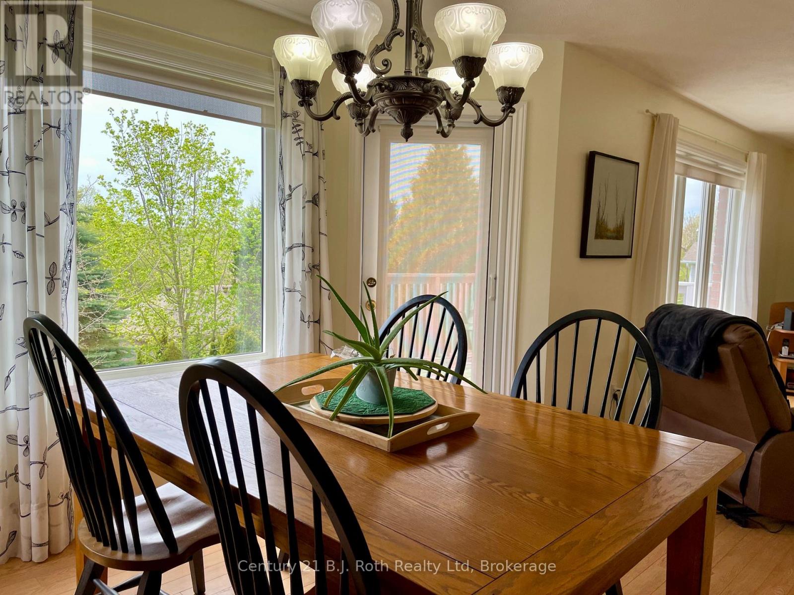 94 Maria Street, Penetanguishene, Ontario  L9M 2H8 - Photo 13 - S12094437