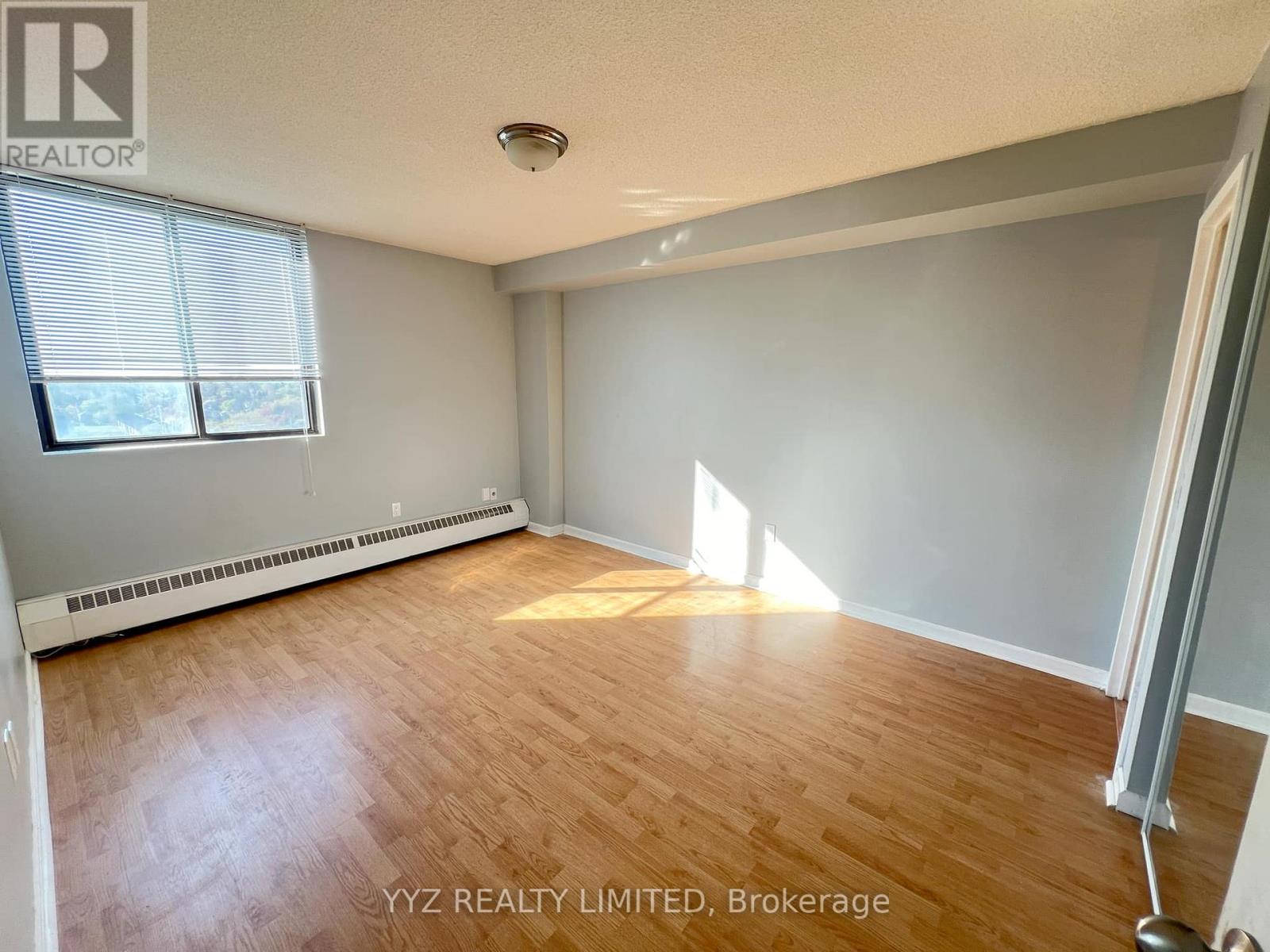 1105 - 2542 Argyle Road, Mississauga, Ontario  L5B 2H5 - Photo 15 - W12126588