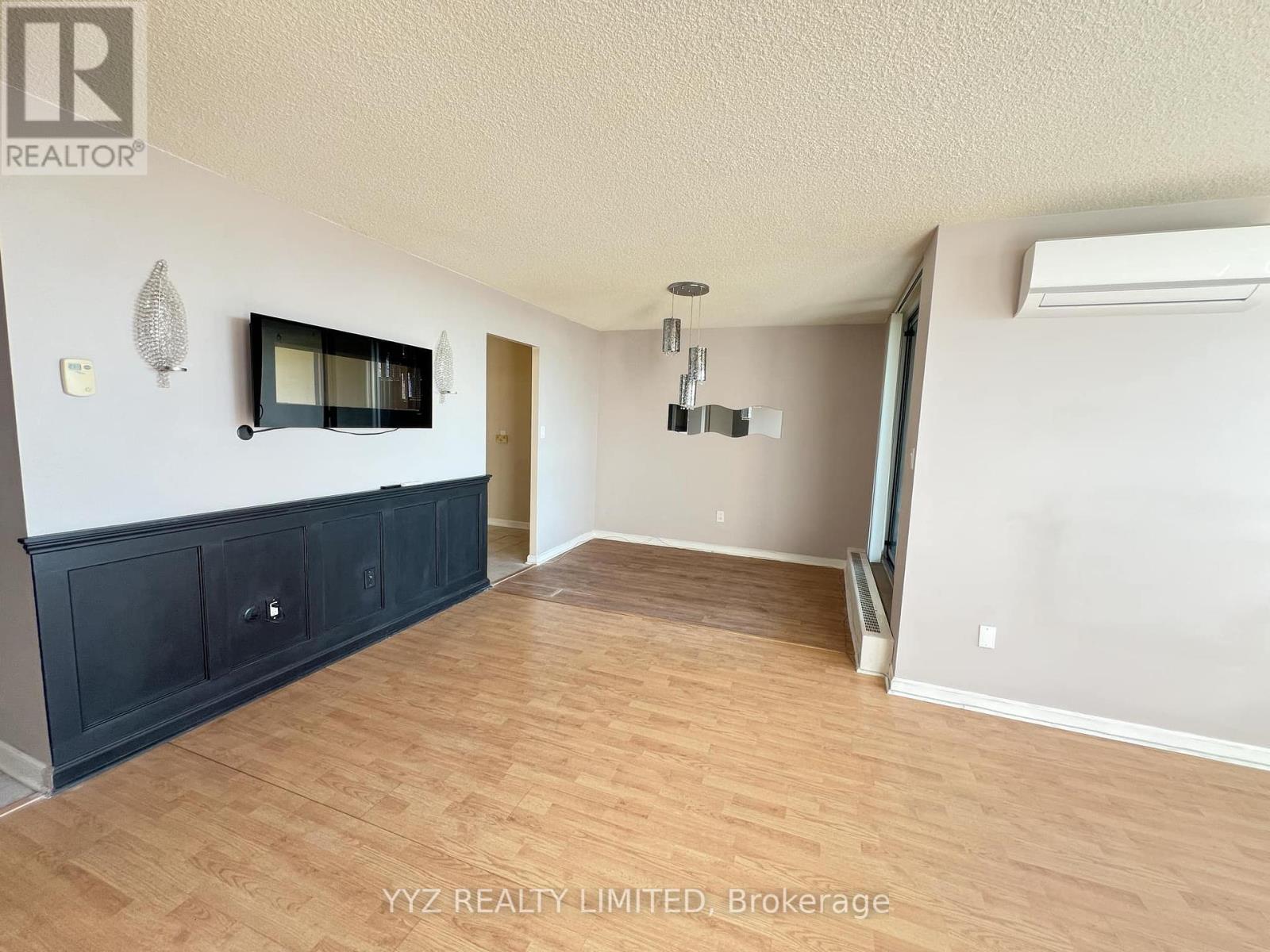 1105 - 2542 Argyle Road, Mississauga, Ontario  L5B 2H5 - Photo 10 - W12126588