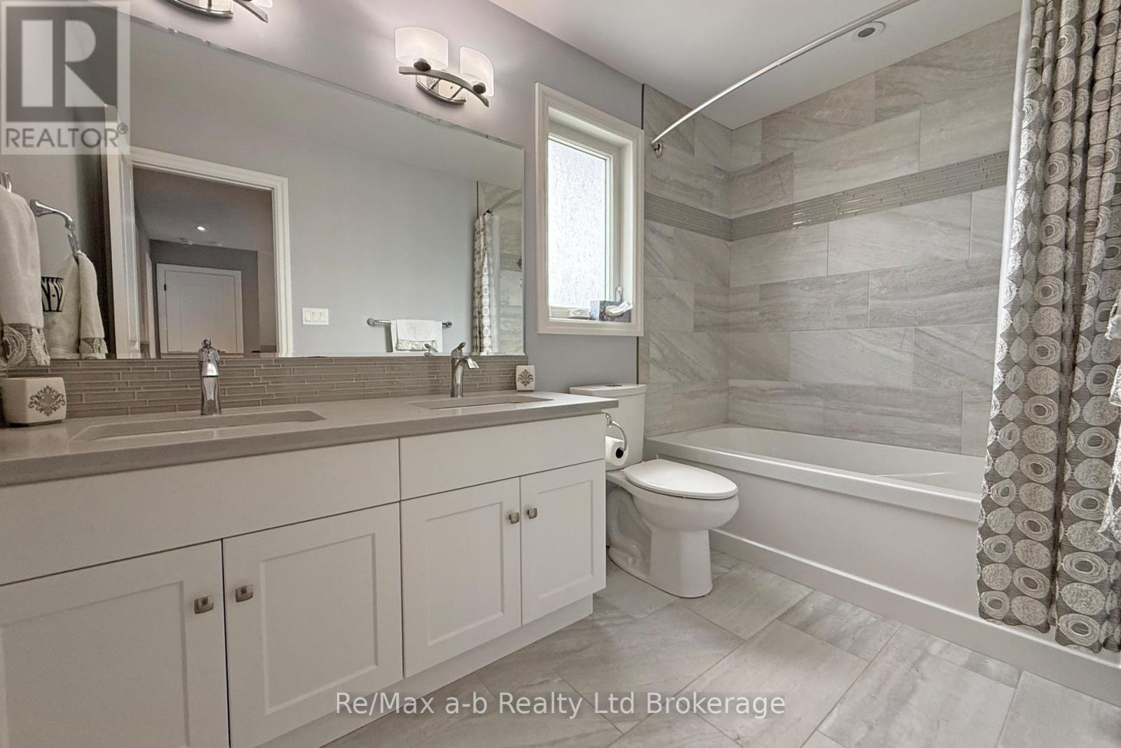 1236 Alberni Road, Woodstock, Ontario  N4T 0H7 - Photo 33 - X12145980