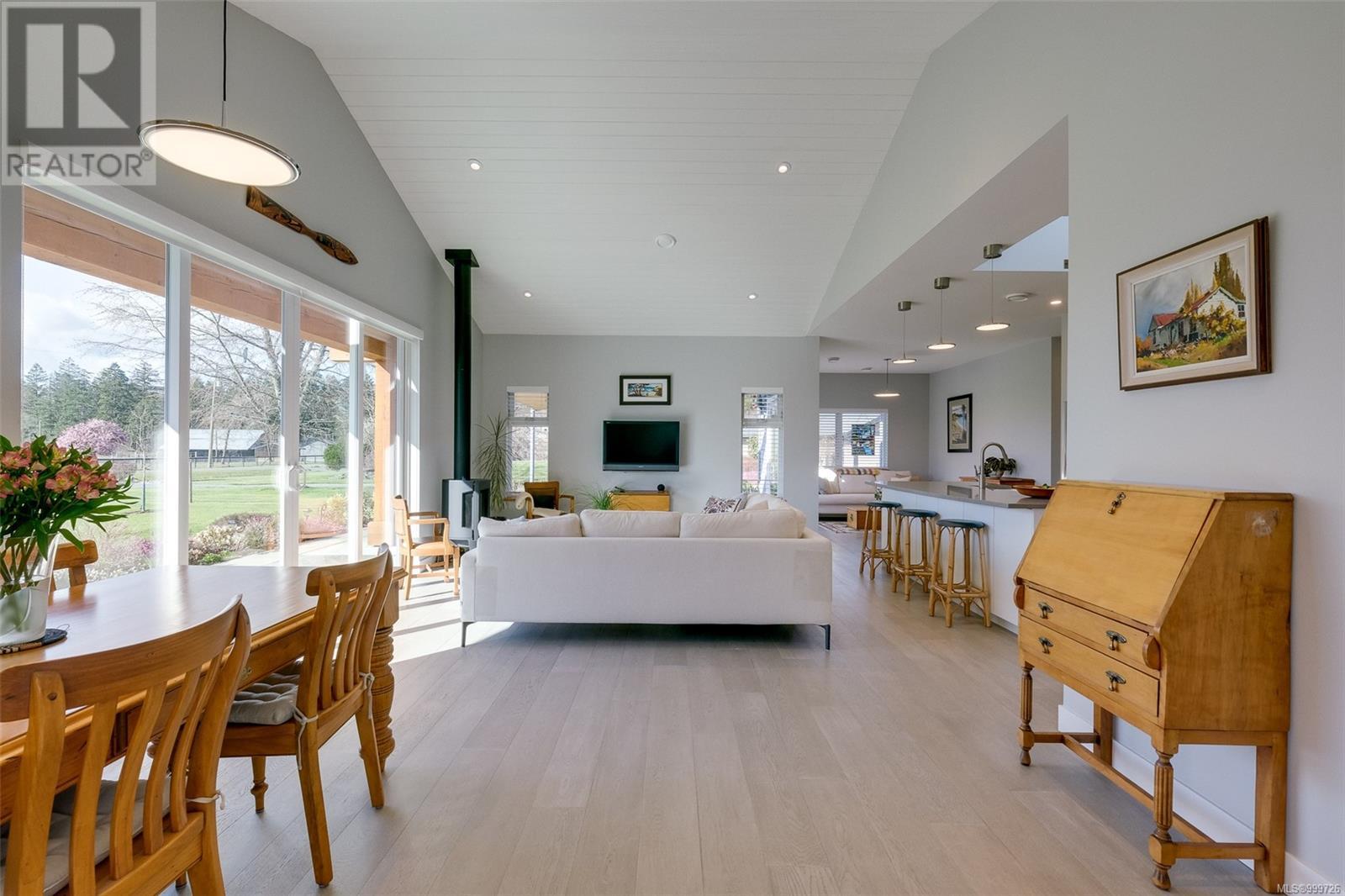 Property at 822 Wain Rd image 3