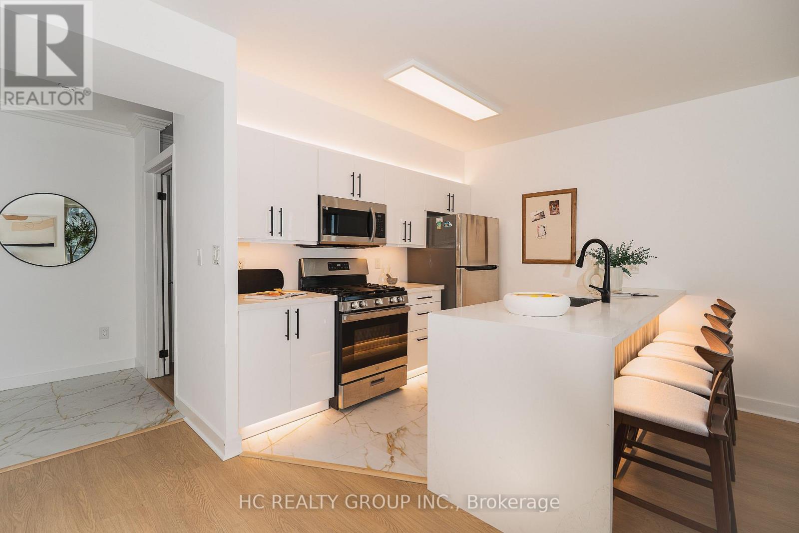 1212 - 35 Mariner Terrace, Toronto, Ontario  M5V 3V9 - Photo 4 - C12145979