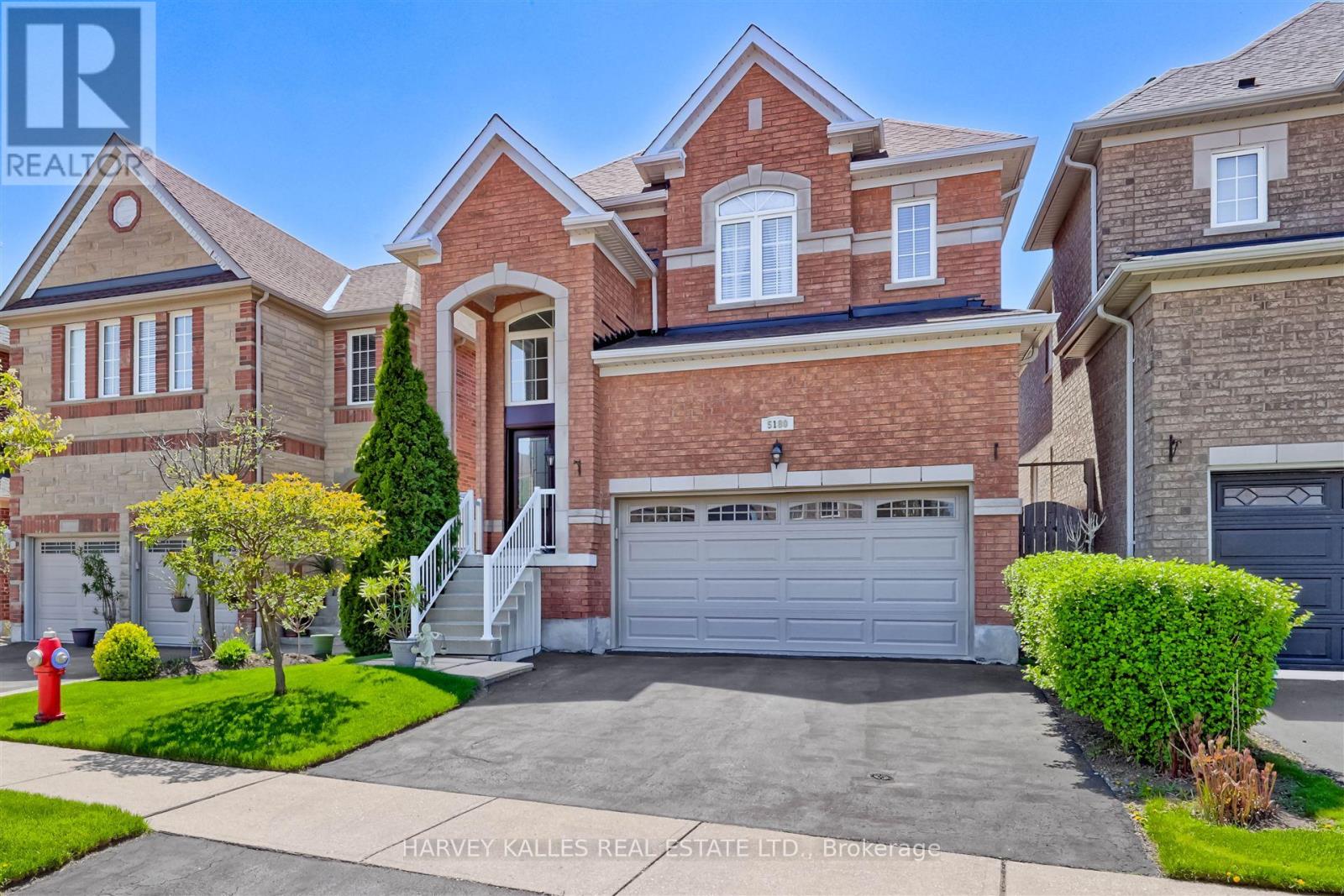 5180 Littlebend Drive, Mississauga, Ontario  L5M 8B6 - Photo 3 - W12145900
