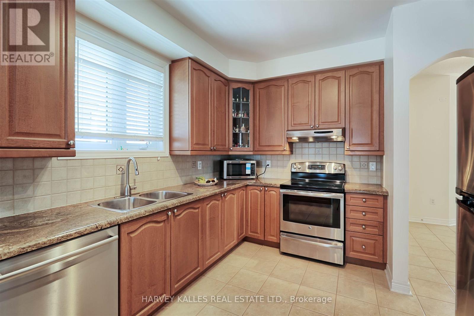 5180 Littlebend Drive, Mississauga, Ontario  L5M 8B6 - Photo 8 - W12145900