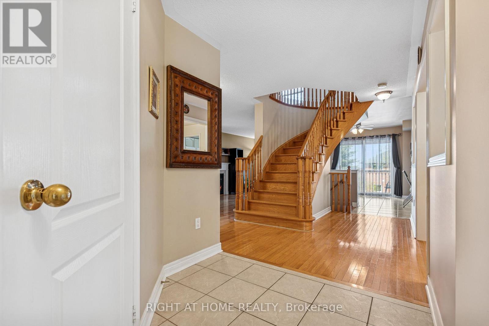 14 Prince Of Wales Drive, Barrie, Ontario  L4N 0T5 - Photo 7 - S12145949