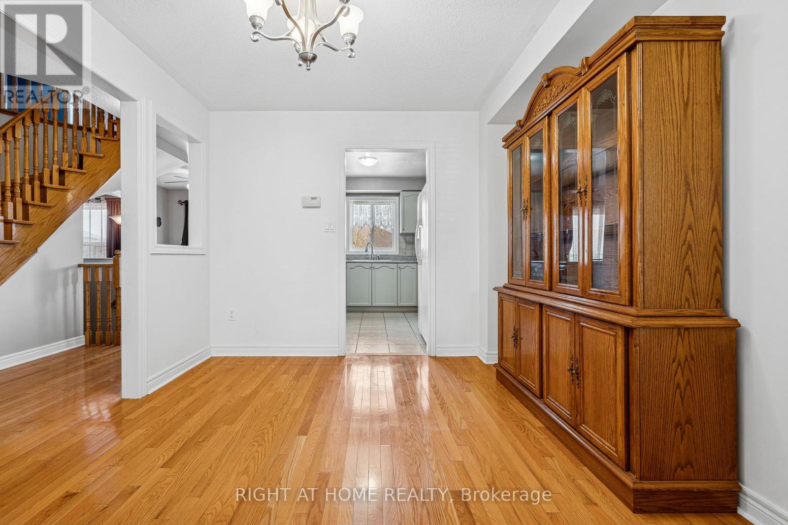 14 Prince Of Wales Drive, Barrie, Ontario  L4N 0T5 - Photo 8 - S12145949