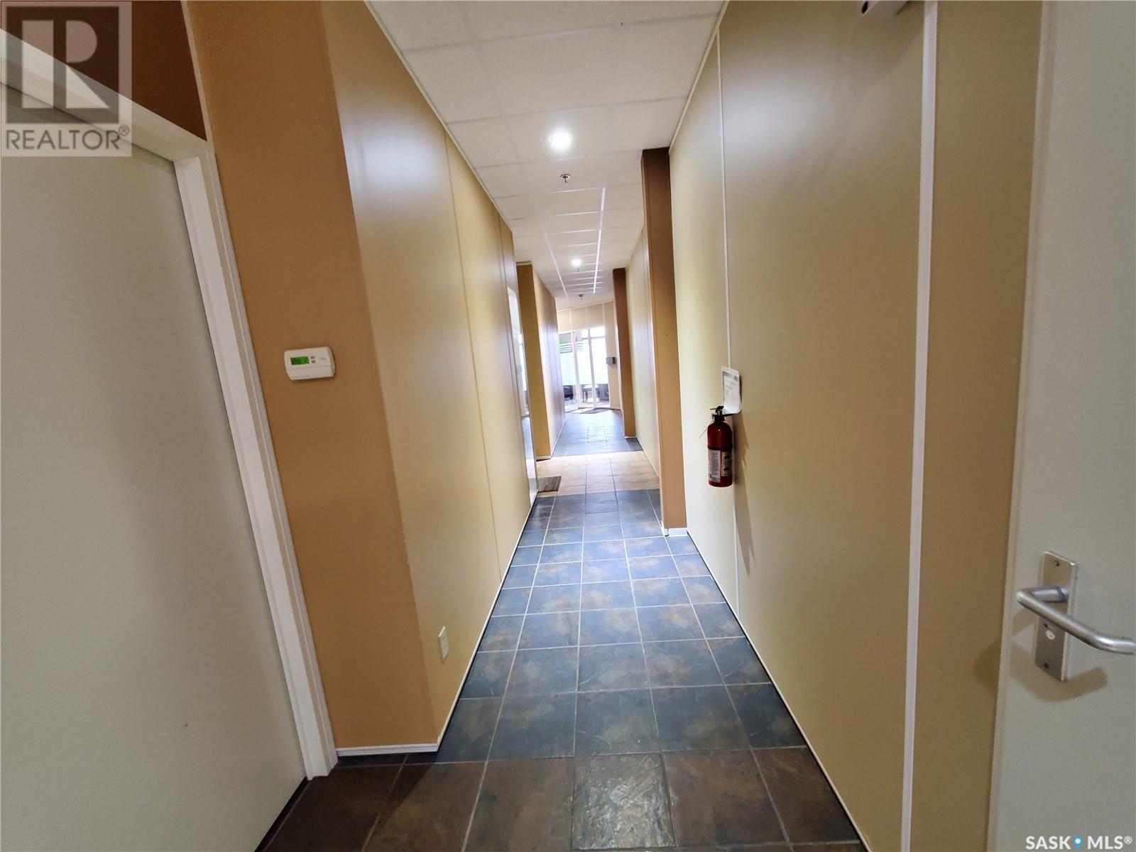 204 245 Central Avenue N, Swift Current, Saskatchewan  S9H 0L3 - Photo 2 - SK005772