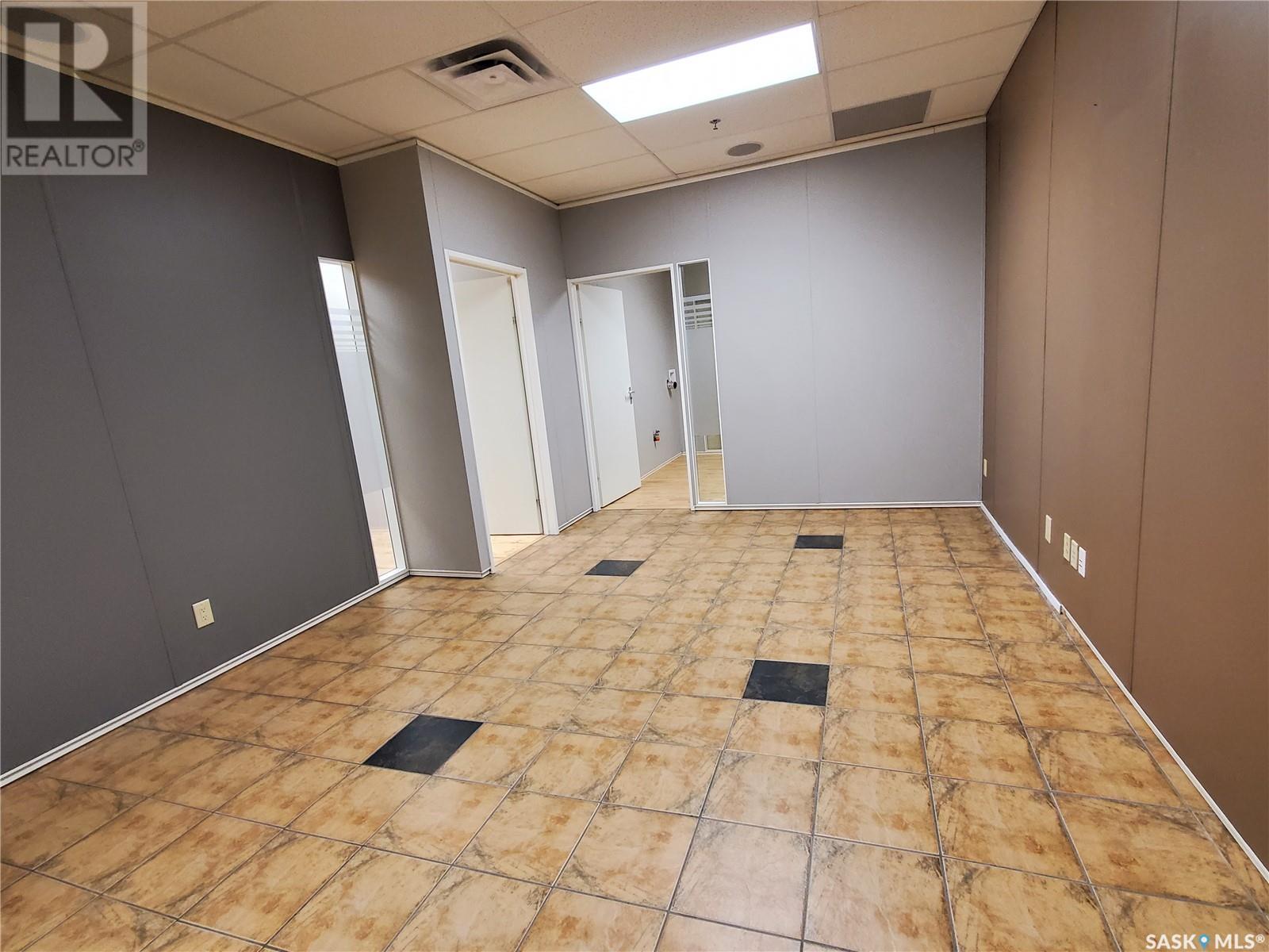 204 245 Central Avenue N, Swift Current, Saskatchewan  S9H 0L3 - Photo 5 - SK005772