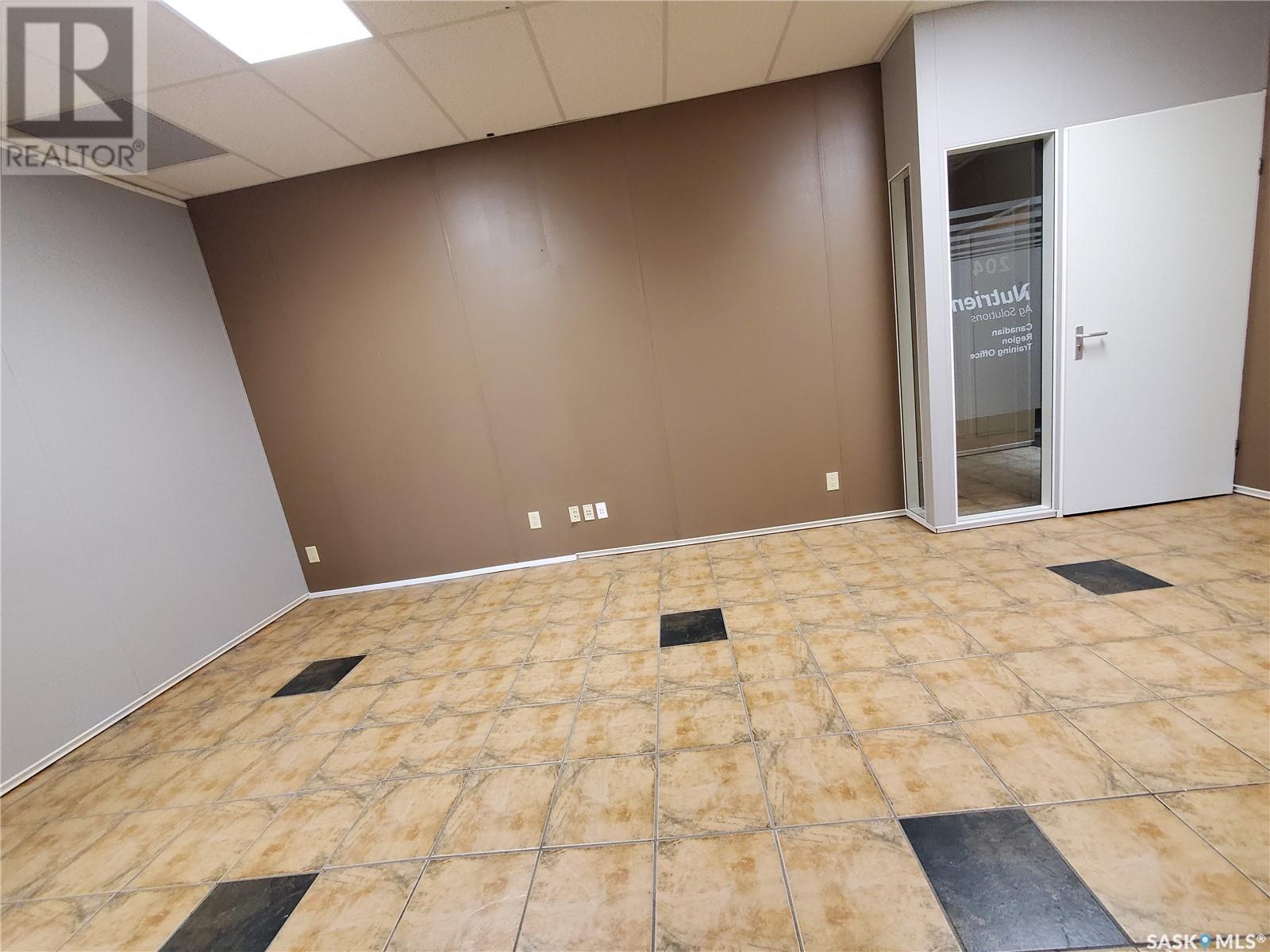 204 245 Central Avenue N, Swift Current, Saskatchewan  S9H 0L3 - Photo 9 - SK005772