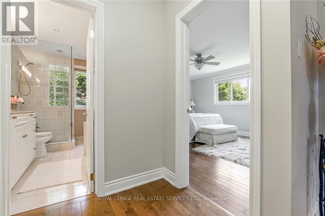 296 Glen Afton Drive, Burlington, Ontario  L7L 1H1 - Photo 15 - W12145940