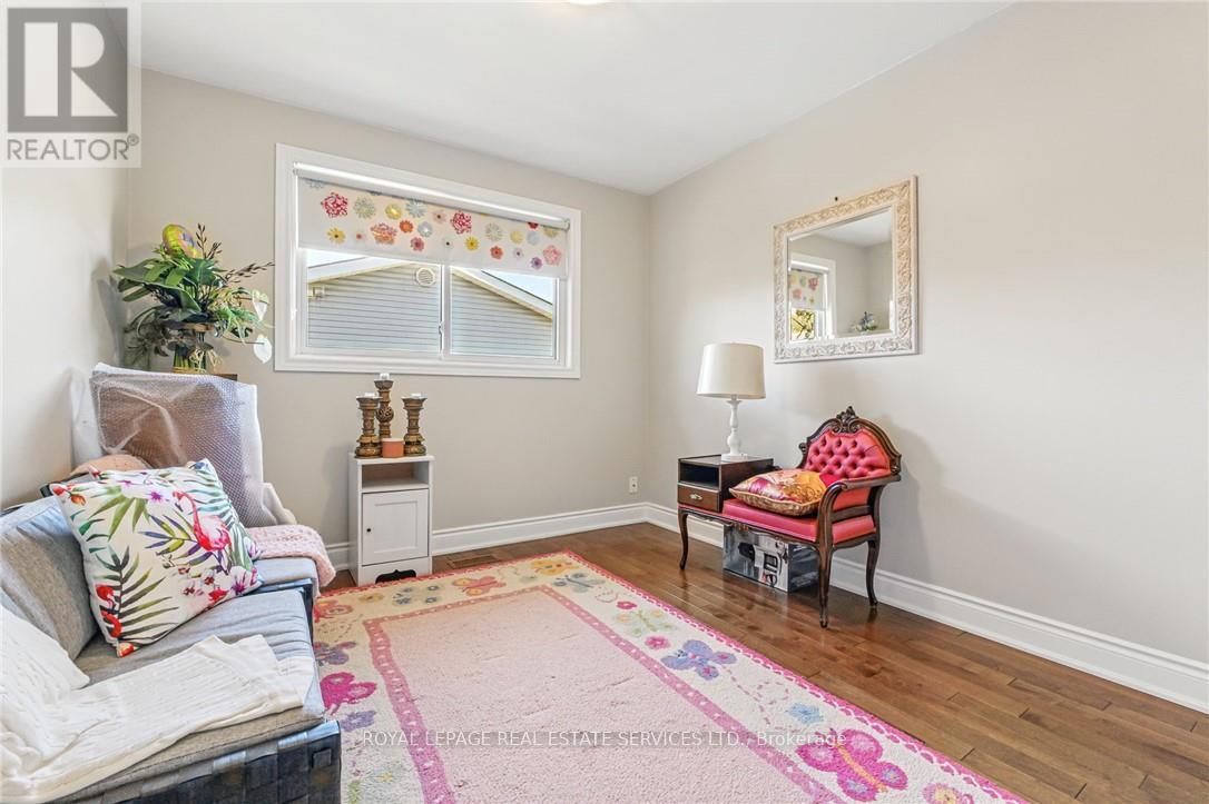 296 Glen Afton Drive, Burlington, Ontario  L7L 1H1 - Photo 18 - W12145940