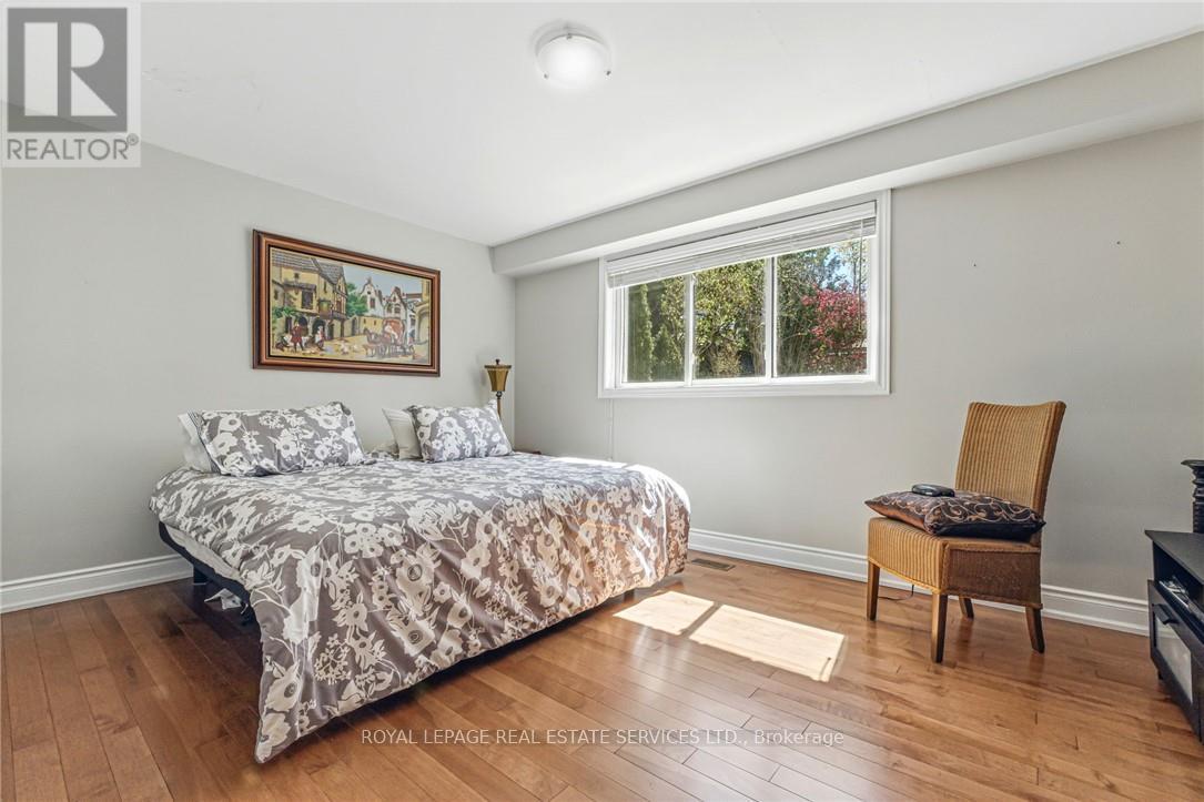296 Glen Afton Drive, Burlington, Ontario  L7L 1H1 - Photo 21 - W12145940