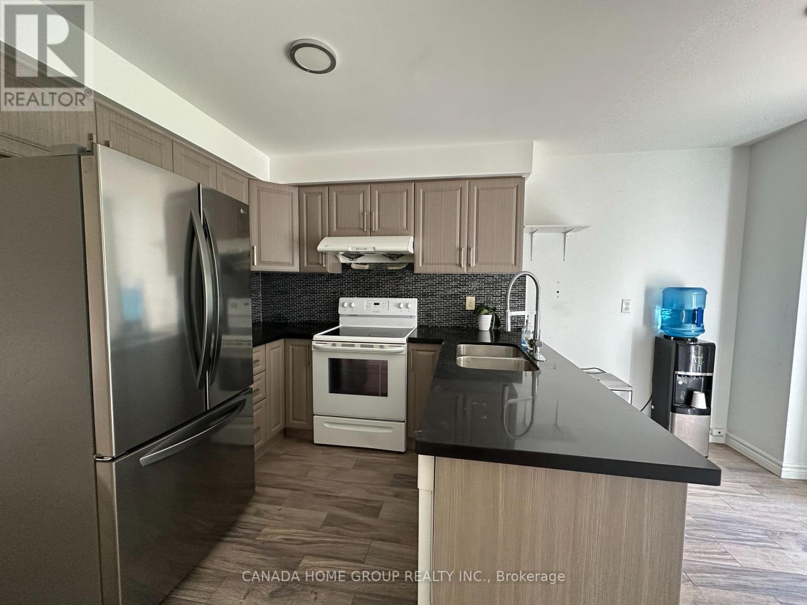 303 Riel Drive, Mississauga, Ontario  L5B 3K1 - Photo 8 - W12145955
