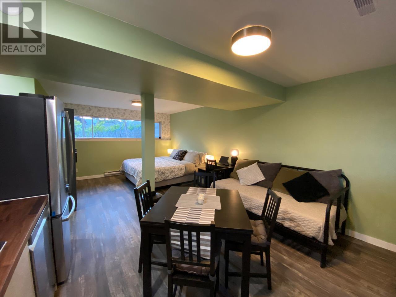 Property at 5 Sunrise Court image 5