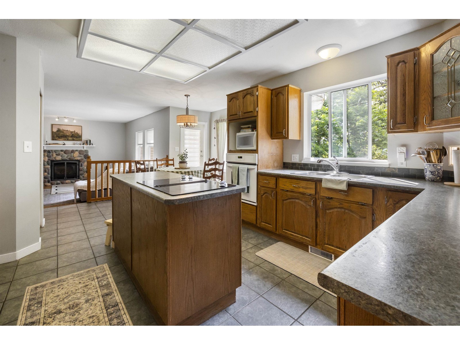 35744 Timberlane Drive, Abbotsford, British Columbia  V3G 1G3 - Photo 6 - R3001773