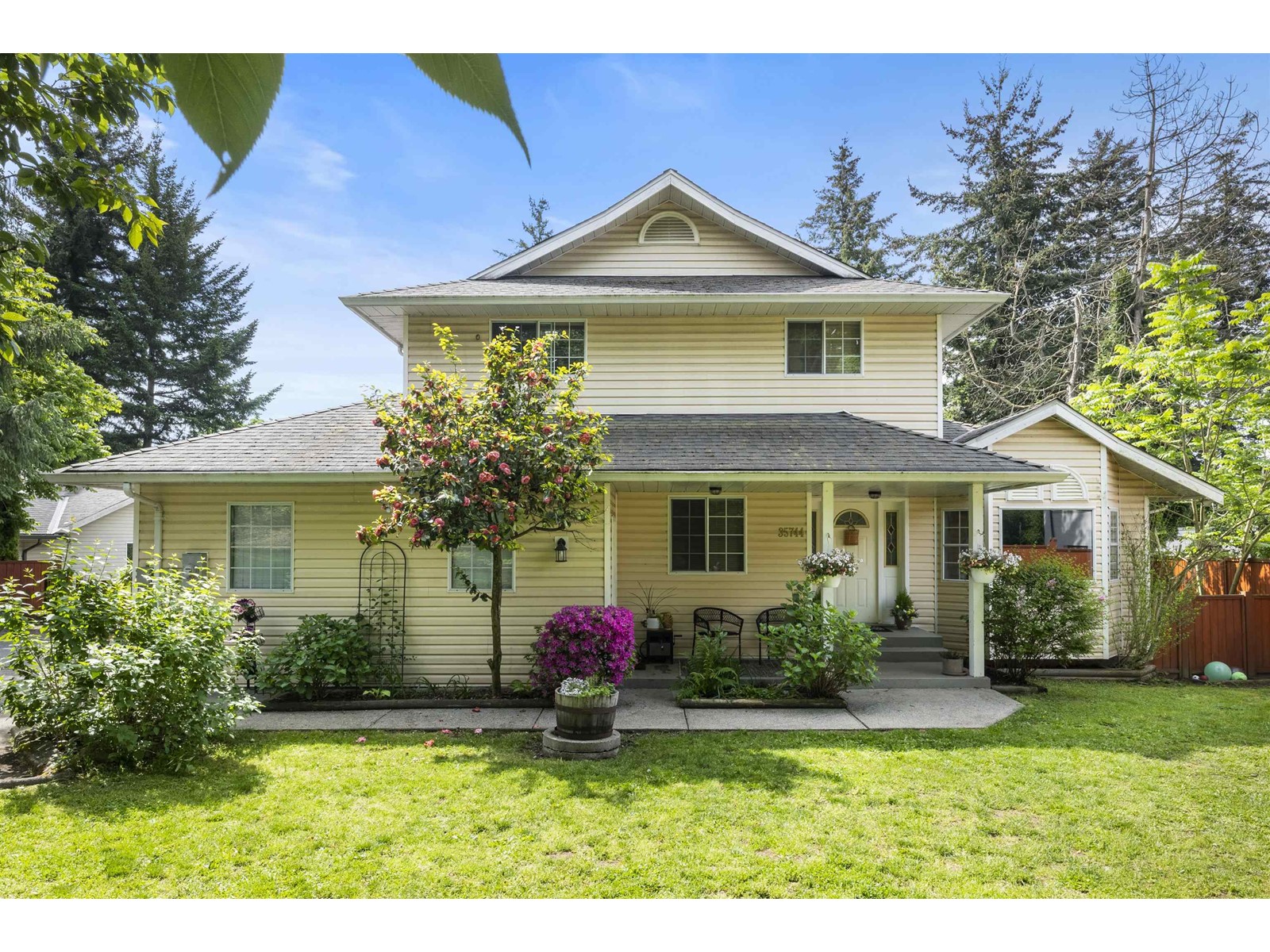 35744 Timberlane Drive, Abbotsford, British Columbia  V3G 1G3 - Photo 2 - R3001773