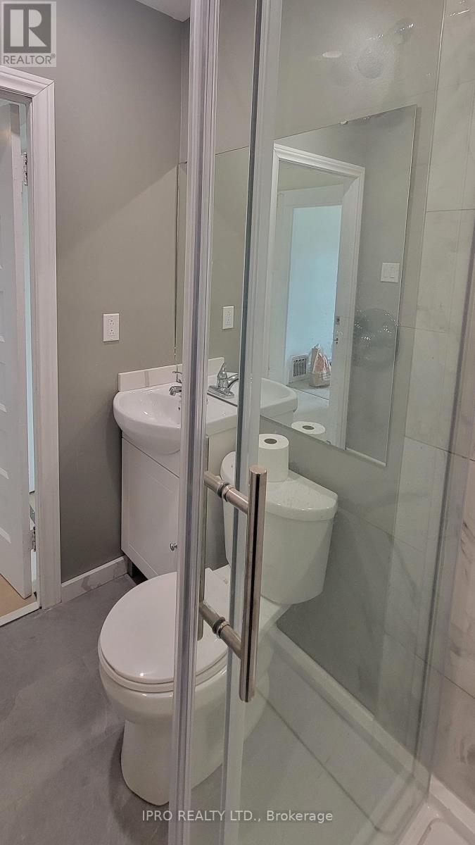4869 Second Avenue, Niagara Falls, Ontario  L2E 4H9 - Photo 5 - X12145978