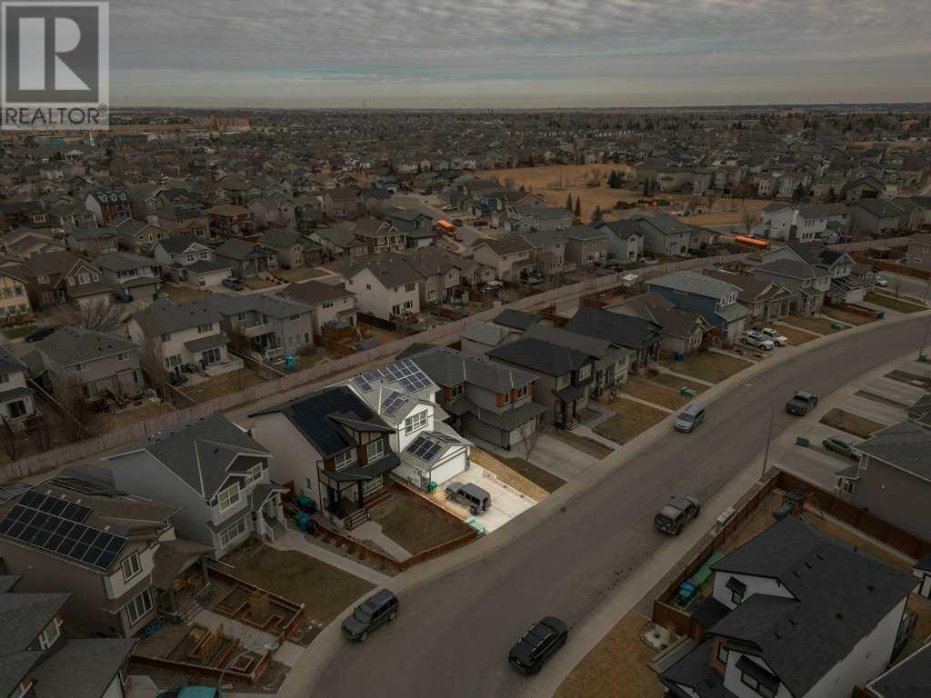Property at 409 Moonlight Way W image 2