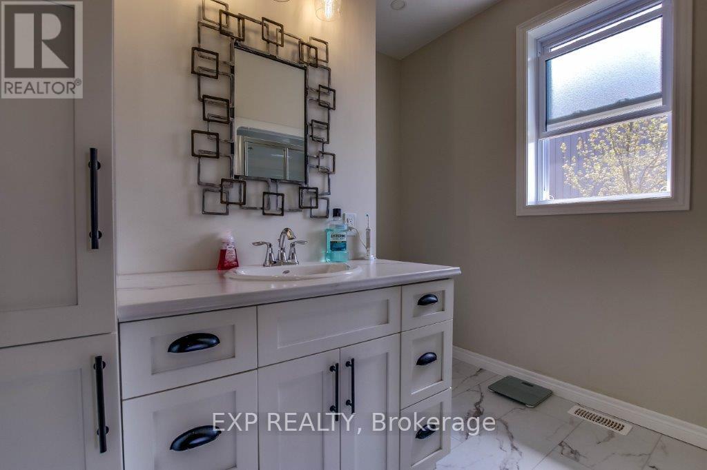 16 Pintail Lane, Norfolk, Ontario  N0E 1M0 - Photo 14 - X12145987
