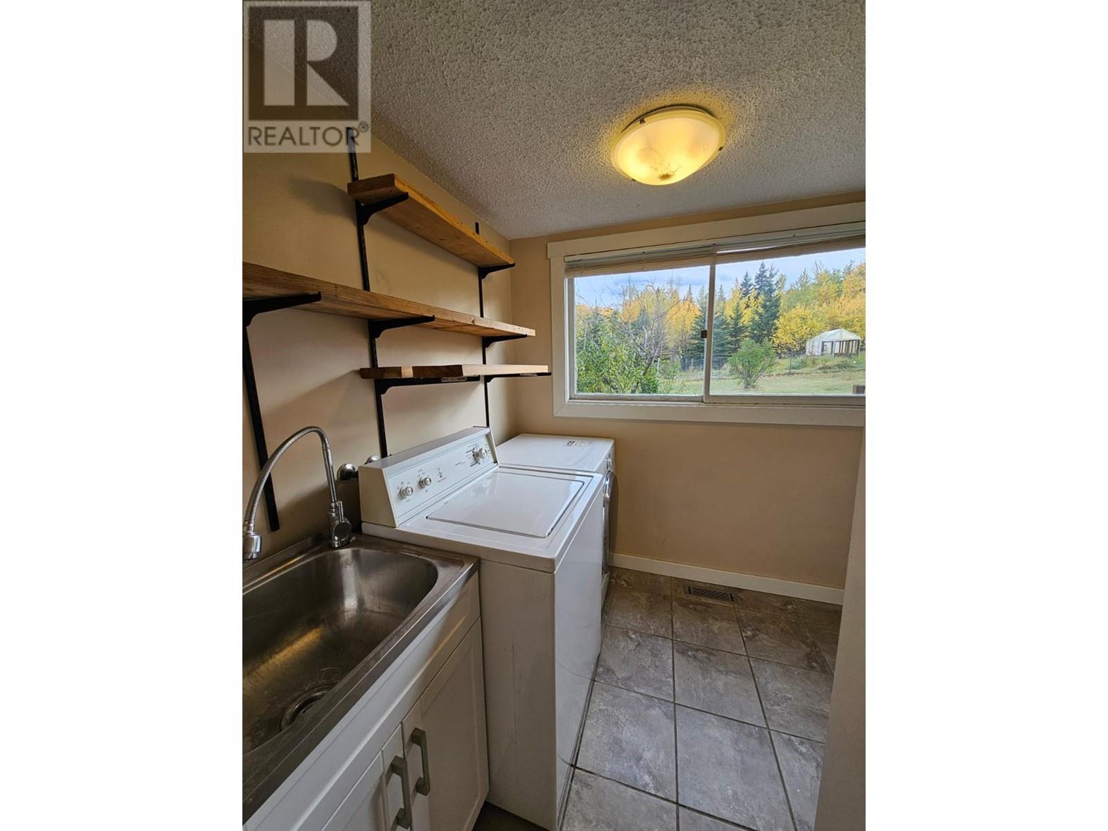 3431 Spruce Road, Chetwynd, British Columbia  V0C 1J0 - Photo 44 - 10347824