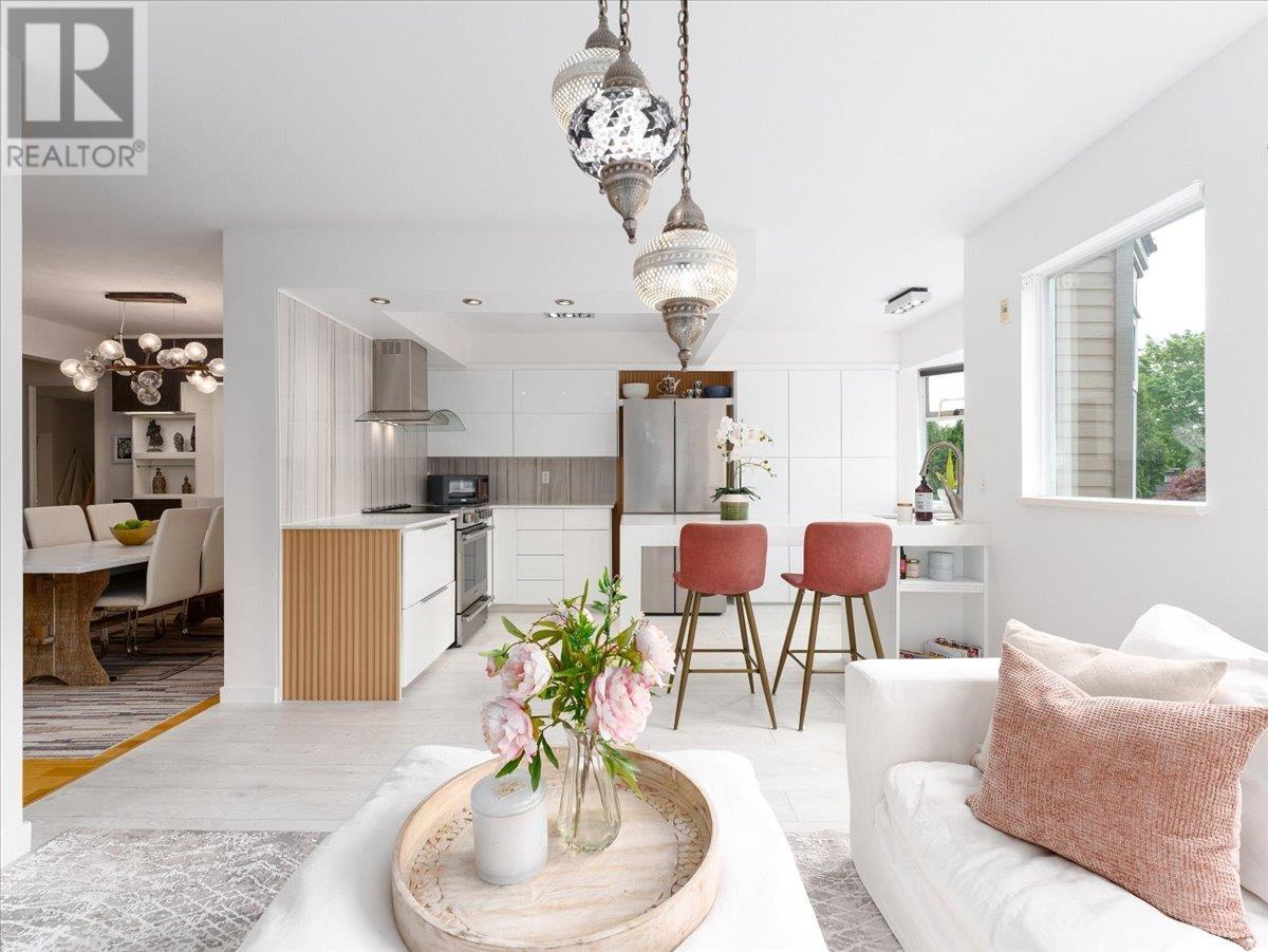 8871 ROBINS COURT, burnaby, British Columbia