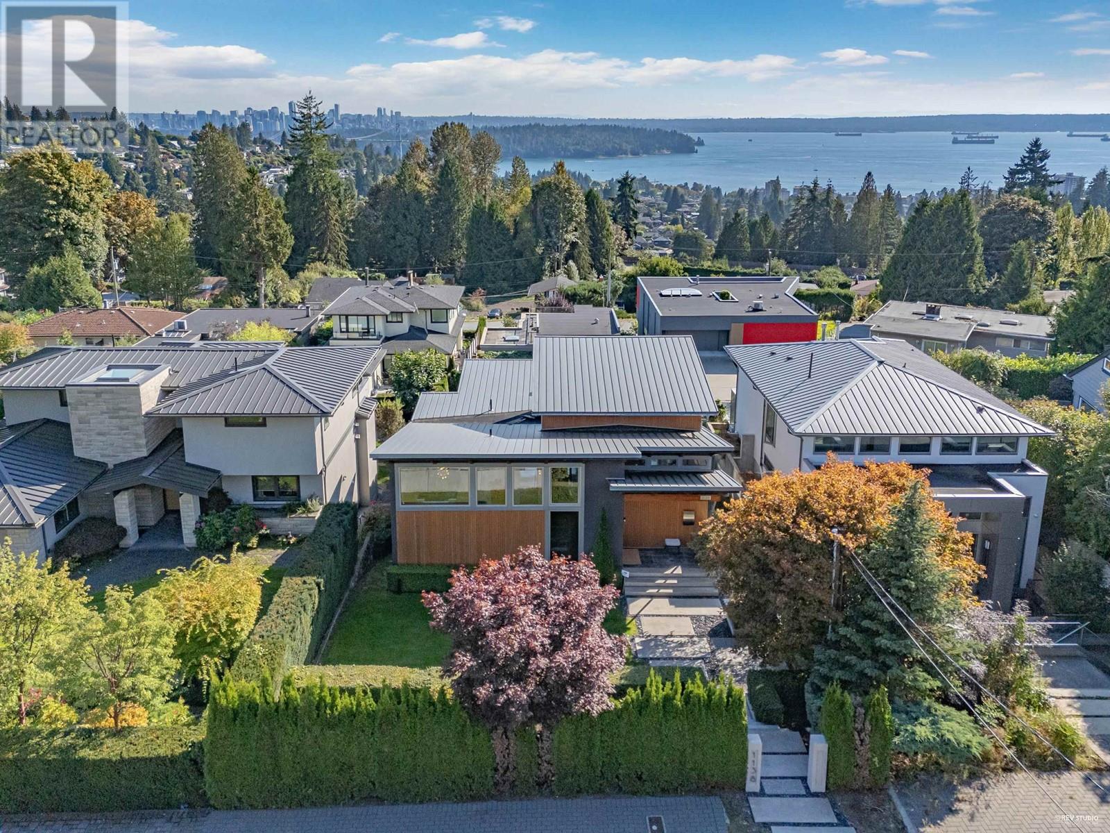 Property at 1138 PALMERSTON AVENUE image 1