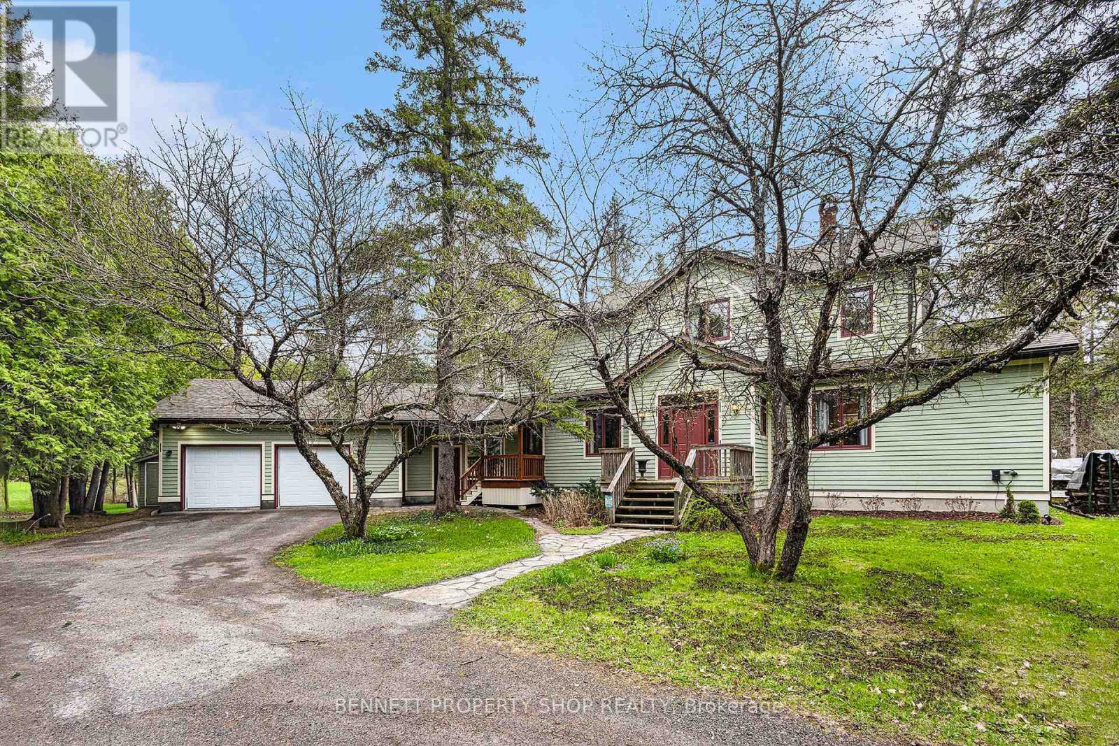 104 Deerwood Drive, Ottawa, Ontario  K0A 2H0 - Photo 2 - X12142693