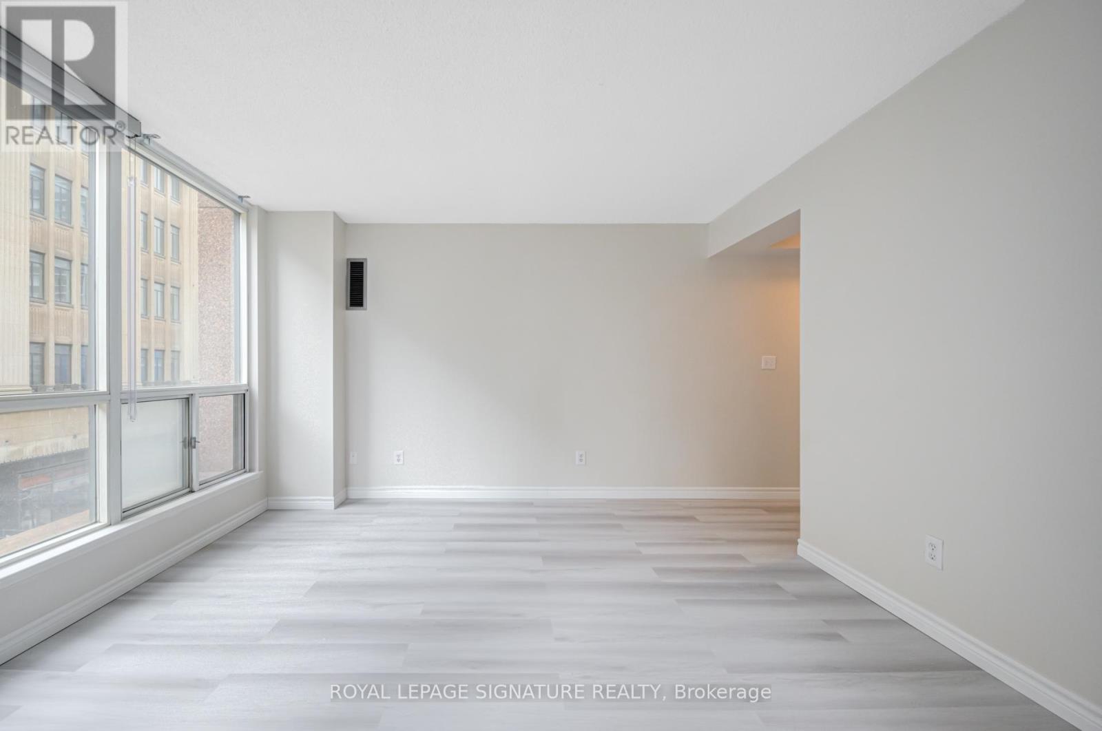 306 - 7 Carlton Street, Toronto, Ontario  M5B 1L2 - Photo 8 - C12146006