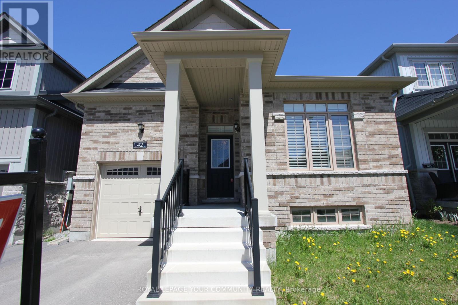 42 Northhill Avenue, Cavan Monaghan, Ontario  L4A 1G0 - Photo 2 - X12100533