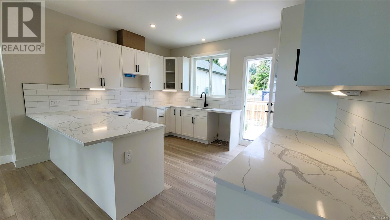 Property at 7072 Central Saanich Rd image 4