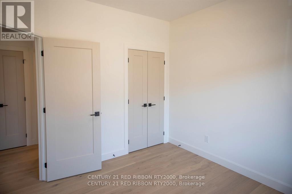 8 - 430 Head Street N, Strathroy-Caradoc (Ne), Ontario  N7G 2K2 - Photo 25 - X12146042