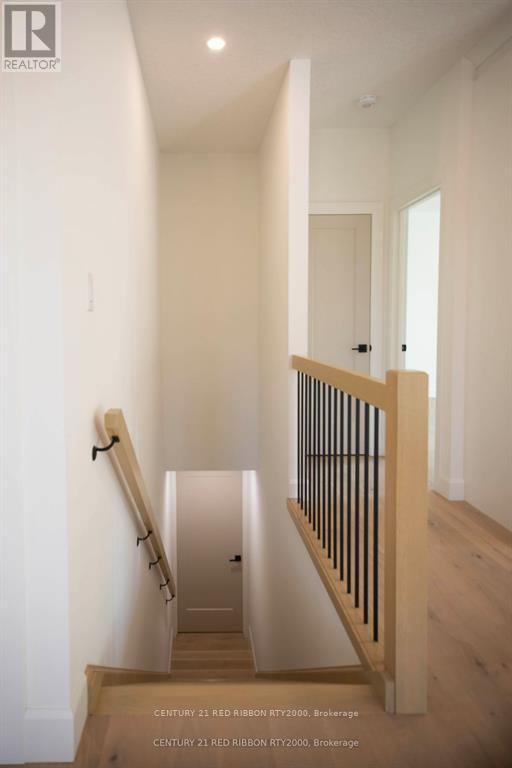 Property at 8 - 430 HEAD STREET N image 4